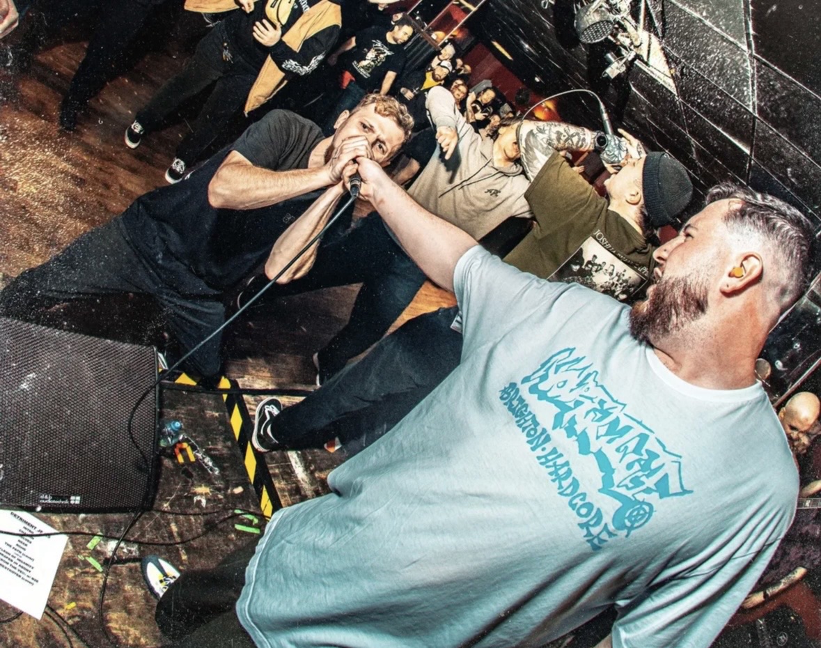 ARK AT THIS RETURN TO MOOR BEER BRISTOL AS DETRIMENT HEADLINE